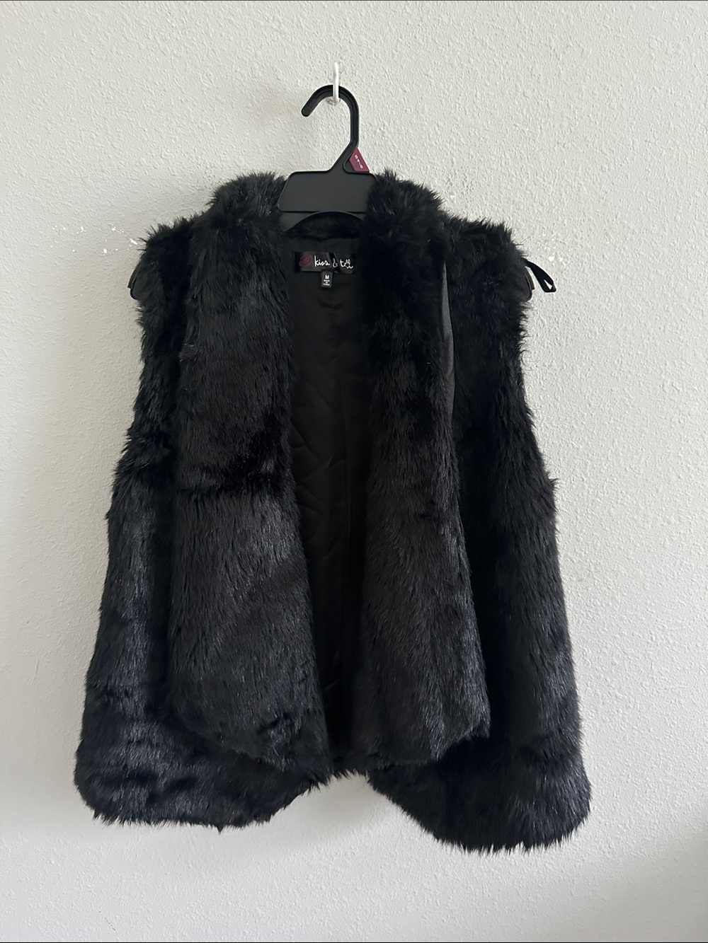 Kiss & Tell Black Faux Fur Vest medium